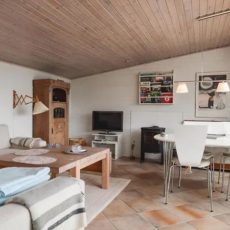 Two-bedroom Holiday In 度假居 Hejls